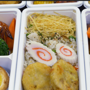 11月的驚喜餐：蜜汁全翼海苔飯?zhí)撞?/> </p>
          <div   id=